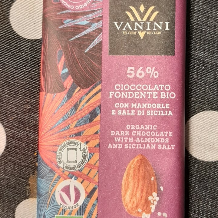 photo of Vanini Cioccolato fondente con mandorle e sale di sicilia shared by @mariarcaveg on  31 Oct 2021 - review