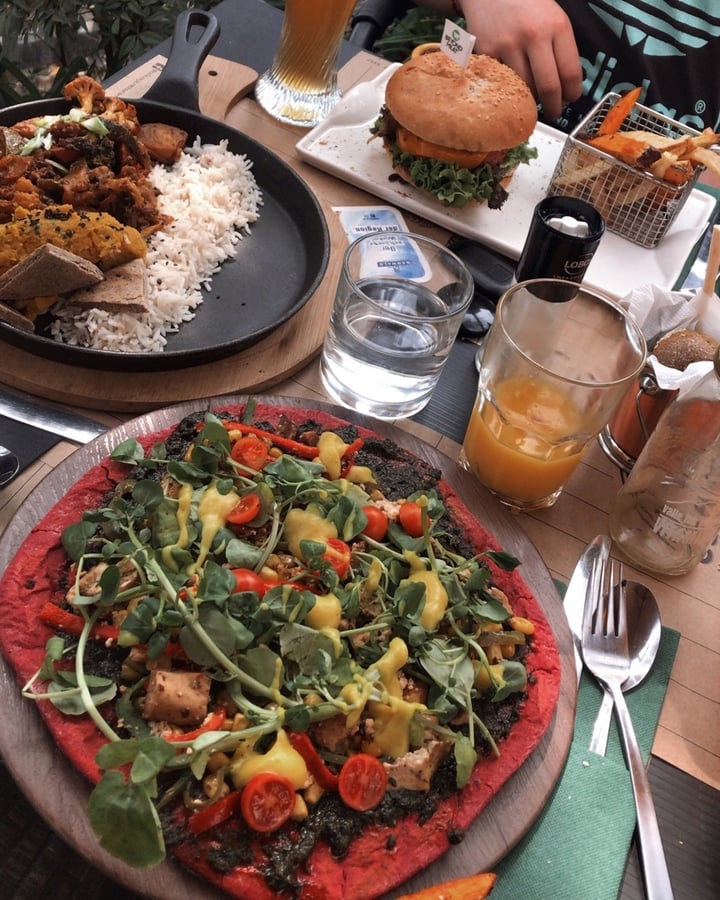 photo of Café Cajú - Bakery & Restaurant - 100% Plant Based - Vegan Pizza shared by @coloaguayo on  29 Mar 2020 - review