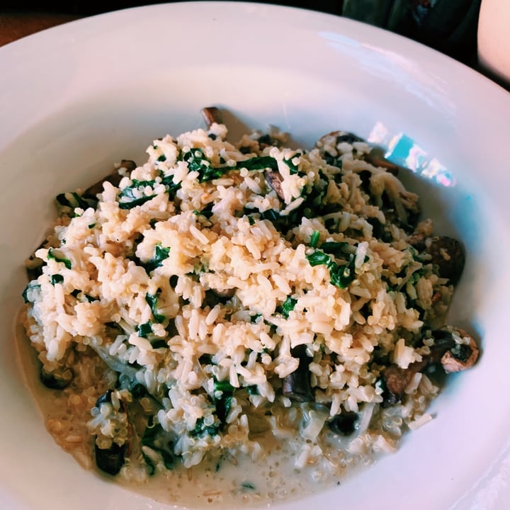 photo of La Hoja Verde Mushroom Quinoa Risotto shared by @majonieves on  01 Jun 2022 - review