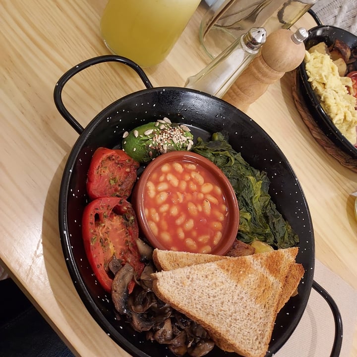 photo of Billy Brunch Sevilla Desayuno continental vegano shared by @extremoyduro on  05 Jul 2022 - review