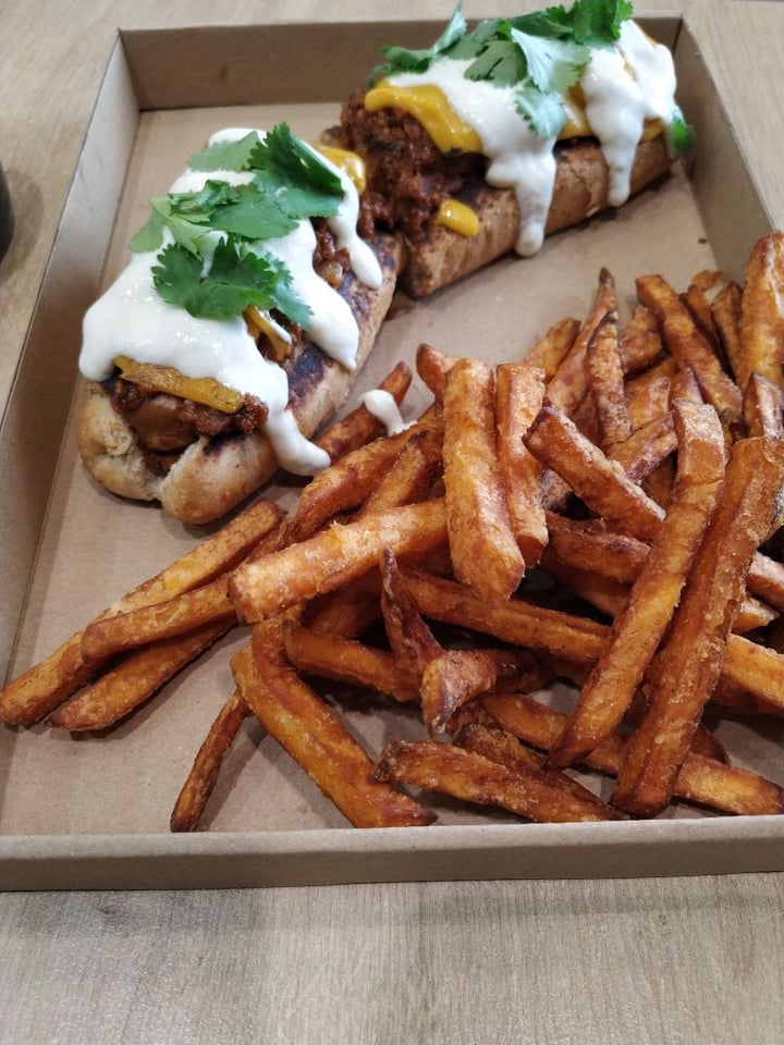 photo of Veganlove street food Hot Dog shared by @garcialorca on  13 Dec 2019 - review