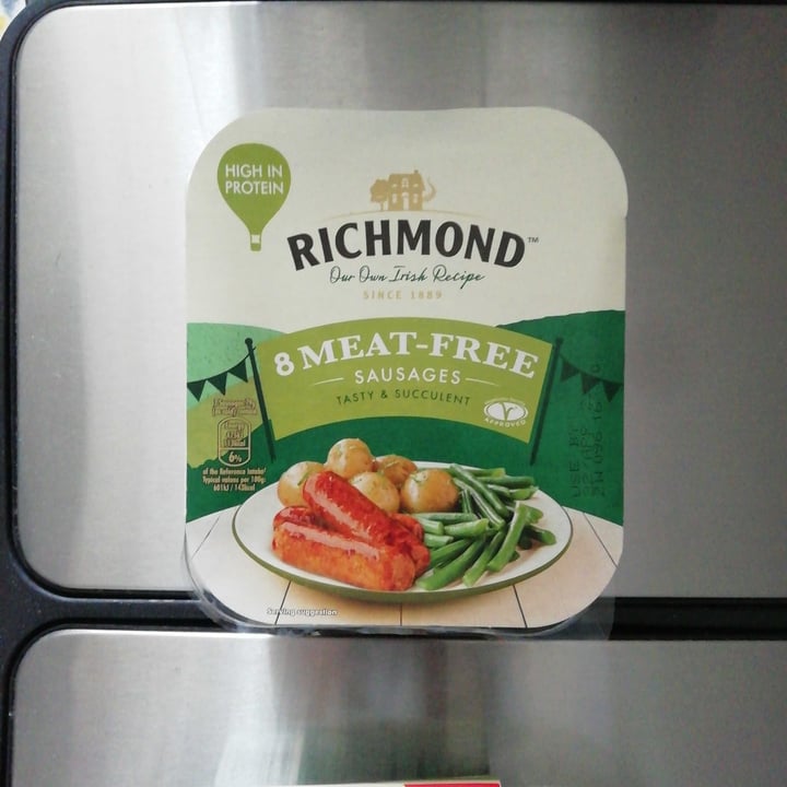 photo of Richmond 8 meat-free sausages shared by @fra2807 on  17 Apr 2022 - review