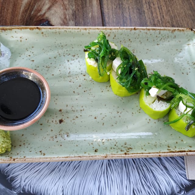 Photo of the dish “Rollitos tipo shushi veganos”