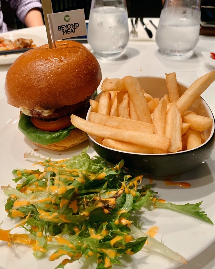 photo of Bar Canary Infinity & Beyond Burger shared by @sarahalee27 on  01 Apr 2020 - review