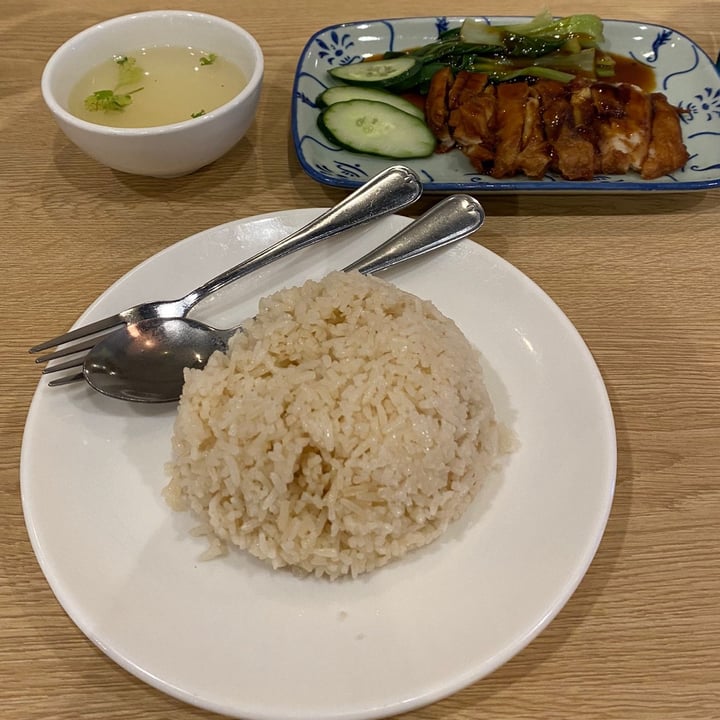 photo of D’Life Signature Chicken Rice shared by @deepaknk on  02 May 2022 - review