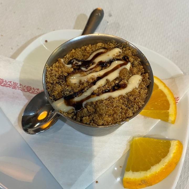 photo of Veggie Garden Apple Crumble shared by @irenevegan on  19 Apr 2022 - review