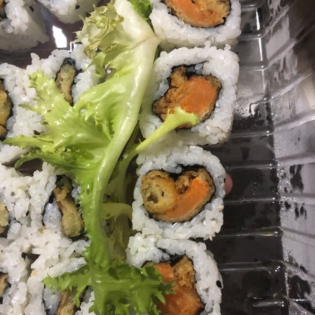 菜肴“Uramaki patata dolce”的照片