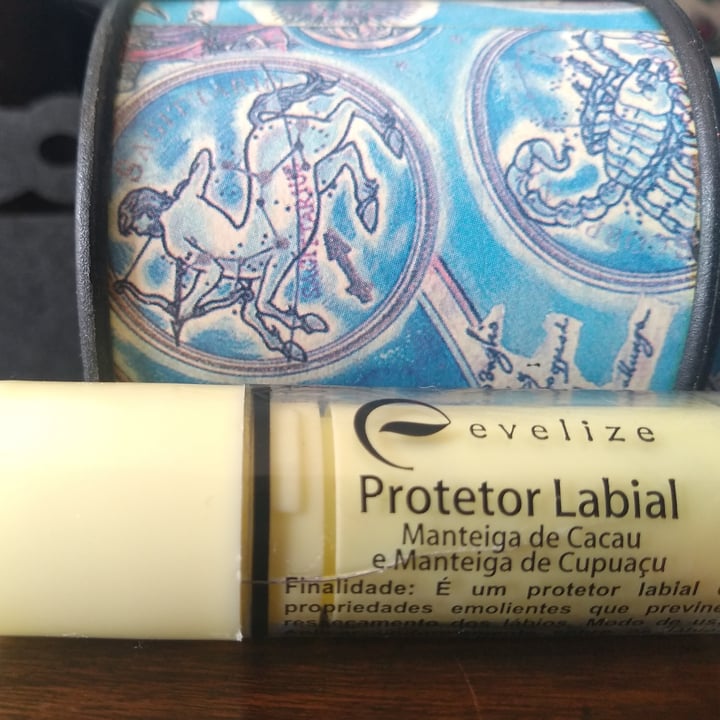 photo of Evelize Protetor Labial Manteiga De Cacau E Manteiga De Cupuaçu shared by @abl on  22 Jul 2021 - review