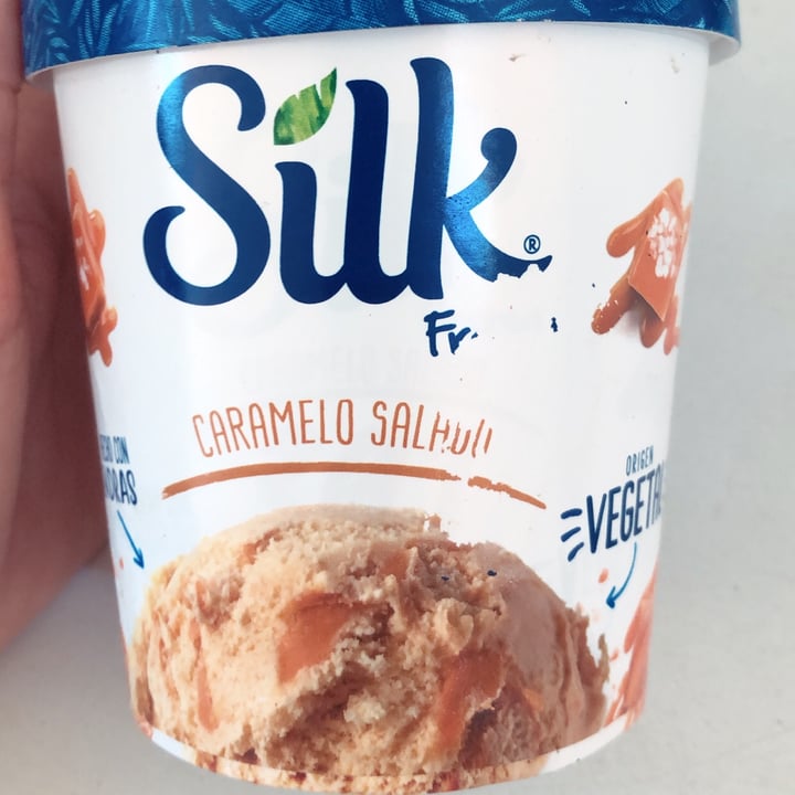 review photo of Silk Helado Silk Frozen Caramelo Salado shared by @daliaponce on 26 Nov 2021 - review