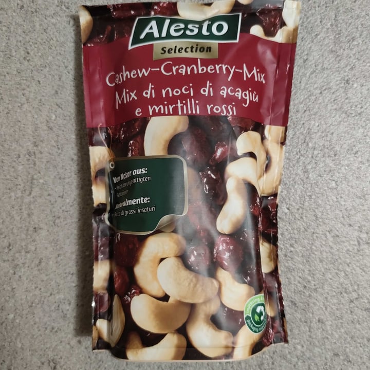 photo of Alesto Mix di noci di acagiú  e mirtilli rossi shared by @vale2781 on  23 Apr 2022 - review