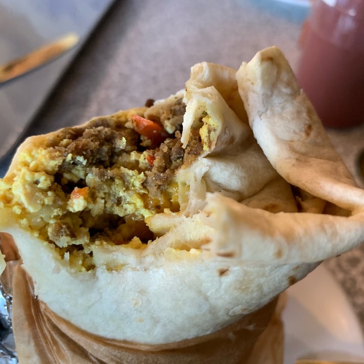 photo of Hopscotch Kitchen Vegan Burrito shared by @jeremytheape on  02 Sep 2022 - review
