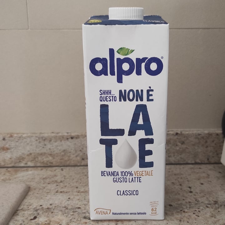 photo of Alpro This is Not Milk Classic Questo Non è Late Classico shared by @lunapiena on  05 Jun 2022 - review