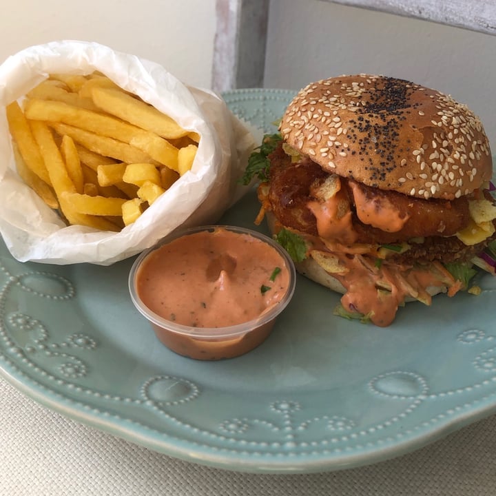 photo of Lekker Vegan Kloof Crispy Chips shared by @saigepeters on  25 Apr 2021 - review