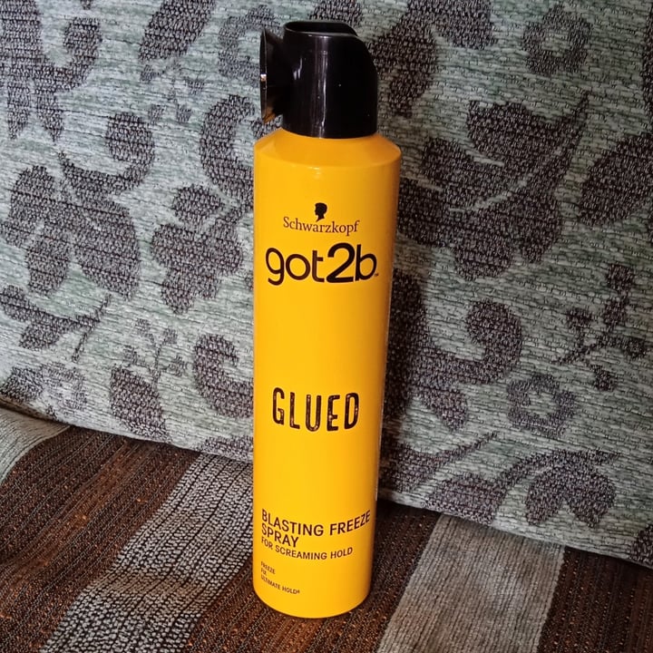 review photo of Schwarzkopf got2b Glued, Blasting Freeze Hair Spray shared by @evansarantis on 21 Mar 2022 - review