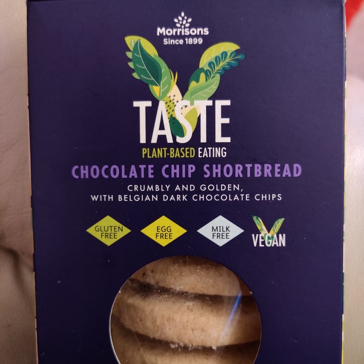 photo of Morrisons Chocolate Chip Shortbread shared by @cr0vegan on  24 Mar 2021 - review