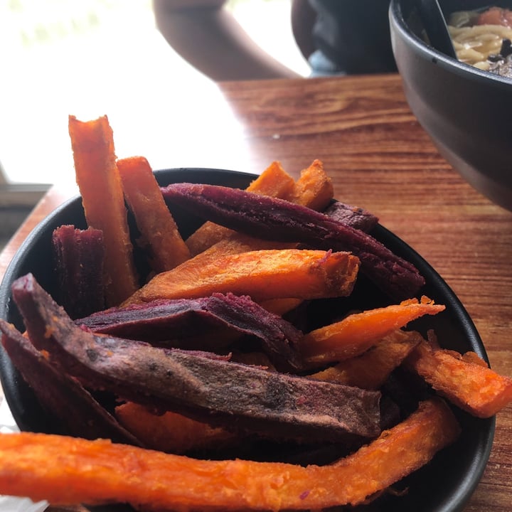 photo of nomVnom Bistro Mixed Sweet Potato Fries shared by @miriamy on  29 Jul 2020 - review