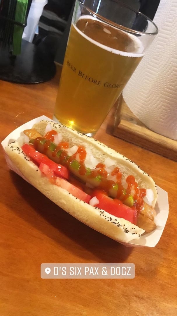 review photo of D's Six Pax and Dogz Hot Dog shared by @baybe on 09 Jan 2020 - review