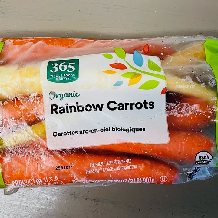 photo of 365 Whole Foods Market Organic Rainbow Carrots shared by @tamiapple on  27 Nov 2021 - review