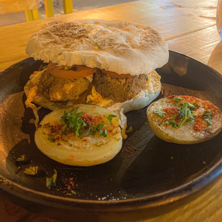 review photo of Vevê Sanduiche de falafel shared by @giboscheti on 02 Jun 2022 - review