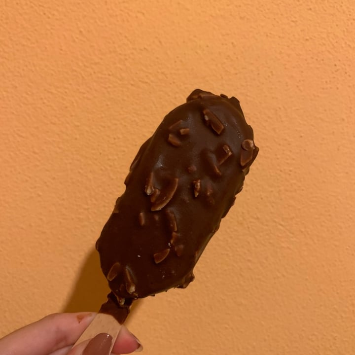 review photo of Vemondo Gelato con Mandorle shared by @simplyniky on 21 Jul 2022 - review