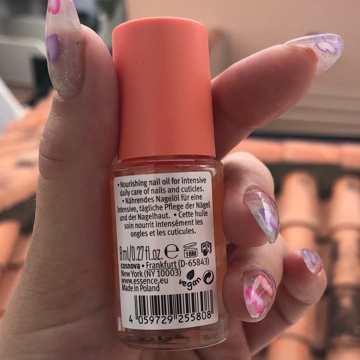 photo of Essence Cosmetics Nail caring oil shared by @mxriw on  07 May 2021 - review