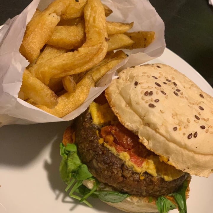 photo of Nehuén - Parador Artesanal Burger Vegana shared by @yazrimini on  16 Apr 2021 - review