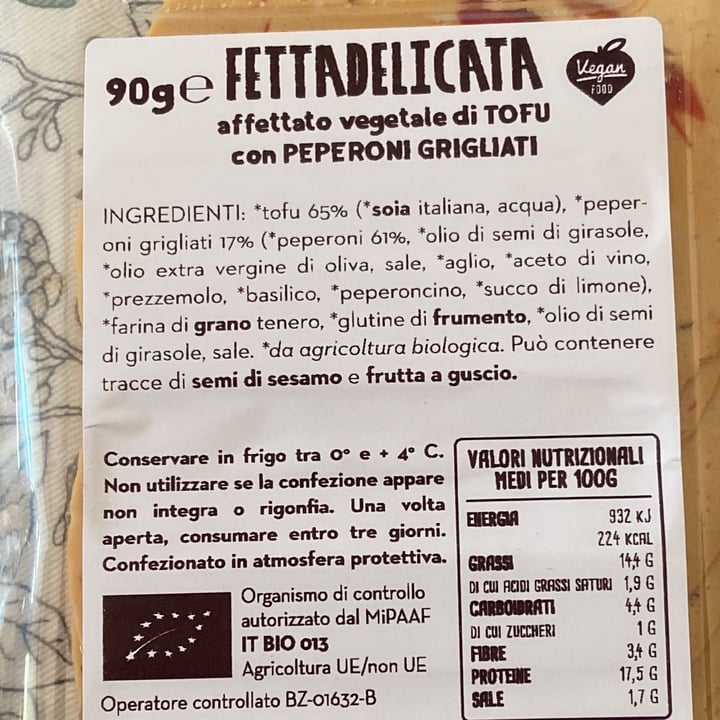 photo of Regina Verde Fetta Delicata-affettato Vegetale di Tofu con Peperoni grigliati shared by @cristina88 on  29 Jan 2022 - review