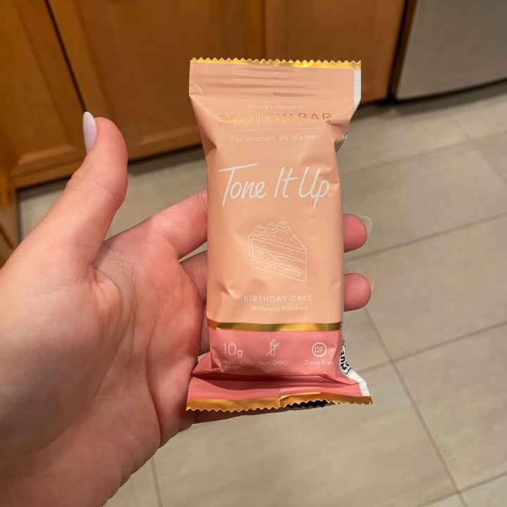 photo of Tone It Up Protein Bar shared by @jennifercarney on  25 Aug 2021 - review