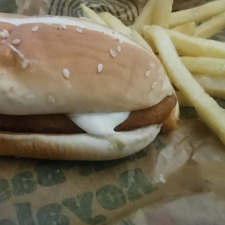 photo of Burger King Blue Route Mall Plant Based Royale shared by @carmz on  14 Feb 2022 - review