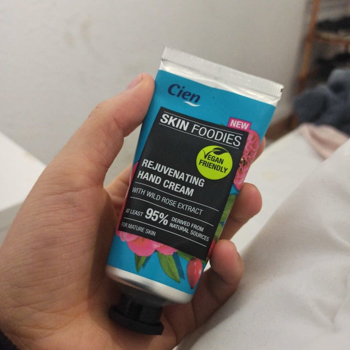review photo of Cien Crema de manos shared by @yasy on 09 Jan 2021 - review