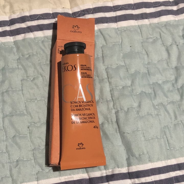 photo of Natura Ekos pulpa para manos antiresequedad castañas shared by @veganosanfernando on  17 Jul 2022 - review