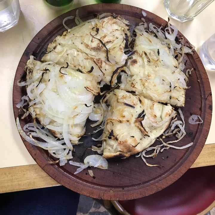 review photo of Pizzería Güerrin Pizza Fugazzeta Vegana shared by @kacerutti on 20 Feb 2022 - review