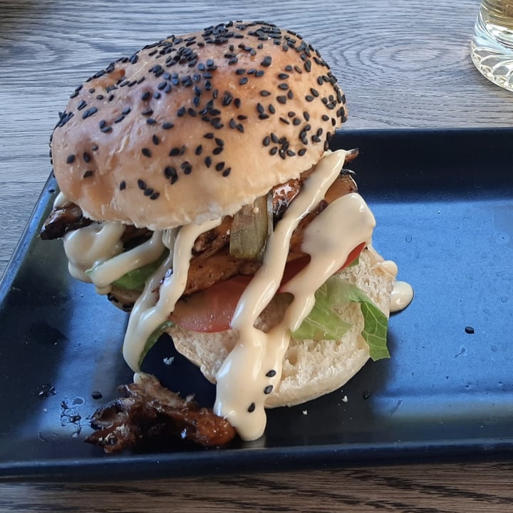 photo of Hudsons The Burger Joint (Claremont) The Frontline Worker Burger shared by @mazz on  23 Jan 2021 - review
