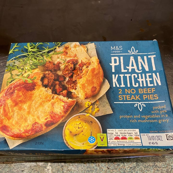 photo of Plant Kitchen (M&S) No Beef Steak Pies shared by @reggievegan on  02 Jan 2022 - review