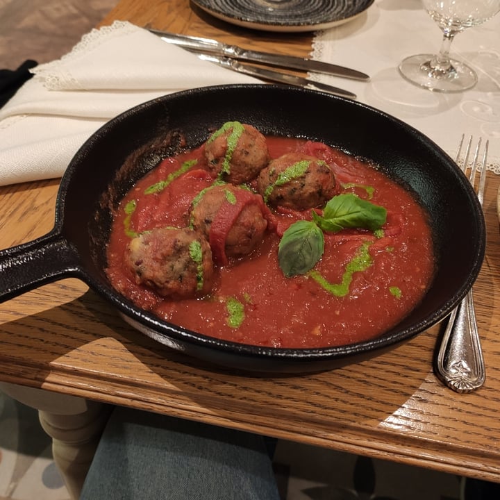 photo of Shtastlivetsa - San Stefano Plaza Vegan Meatballs From Chickpeas In Spicy Tomato Sauce shared by @yminkov on  03 Apr 2022 - review