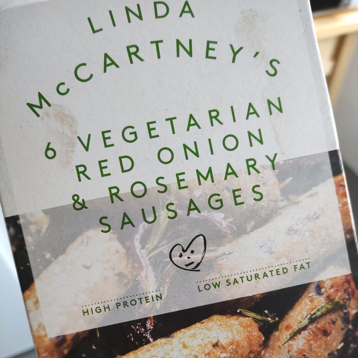 review photo of Linda McCartney's red onion and rosemary sausages shared by @giovannacaivano on 23 May 2022 - review