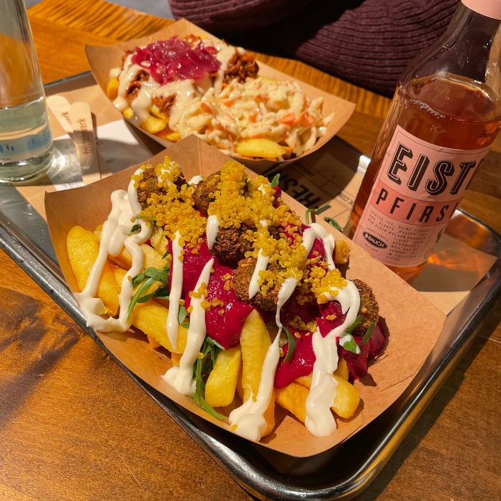 review photo of Frittenwerk Frankfurt Pink Persia Poutine shared by @dielle on 15 Mar 2022 - review