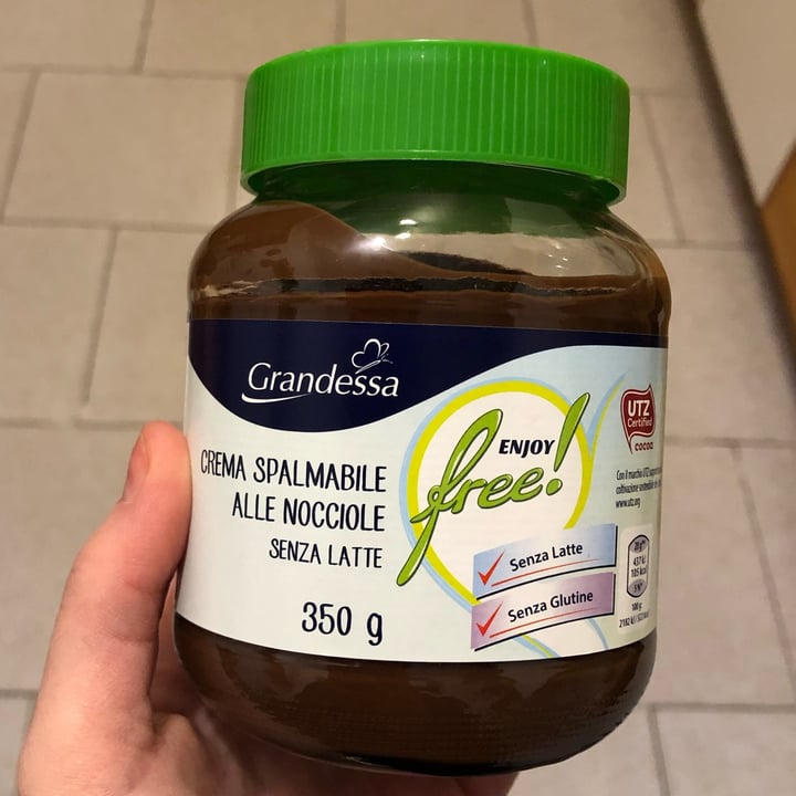 photo of Grandessa Crema Spalmabile Alle Nocciole Senza Latte shared by @lovely21 on  03 Mar 2022 - review