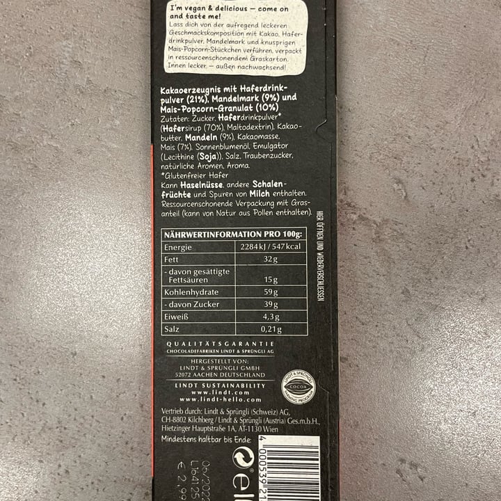 photo of Lindt Hello Vegan Sweet & Salty Popcorn shared by @vegangierschlund on  06 Oct 2021 - review