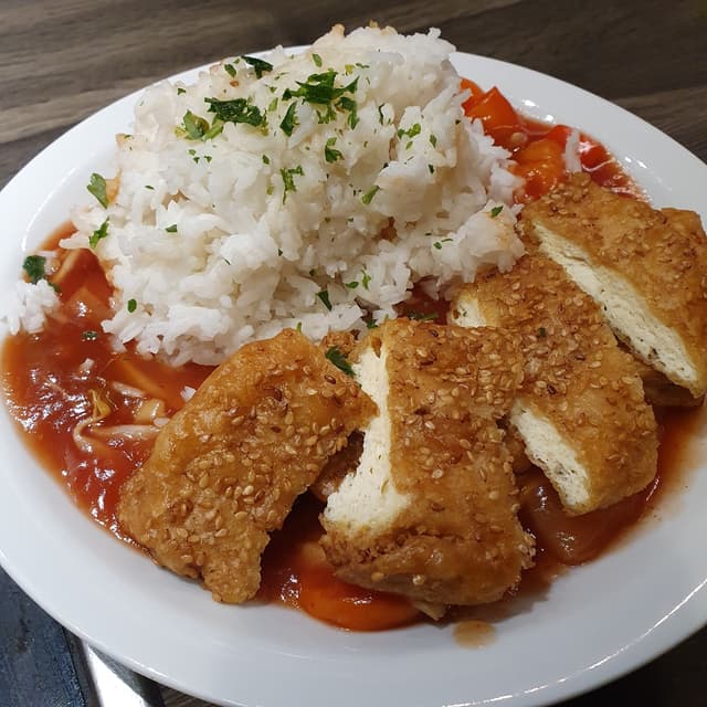 Photo of the dish “Sesam TOFU mit REIS und Süss- Saurer SOSSE”