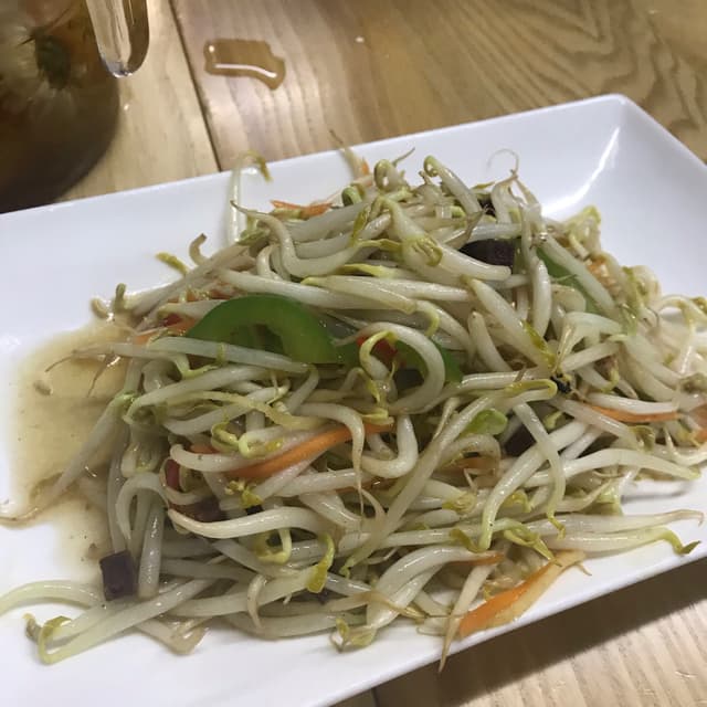 菜肴“Salted fish bean sprouts”的照片