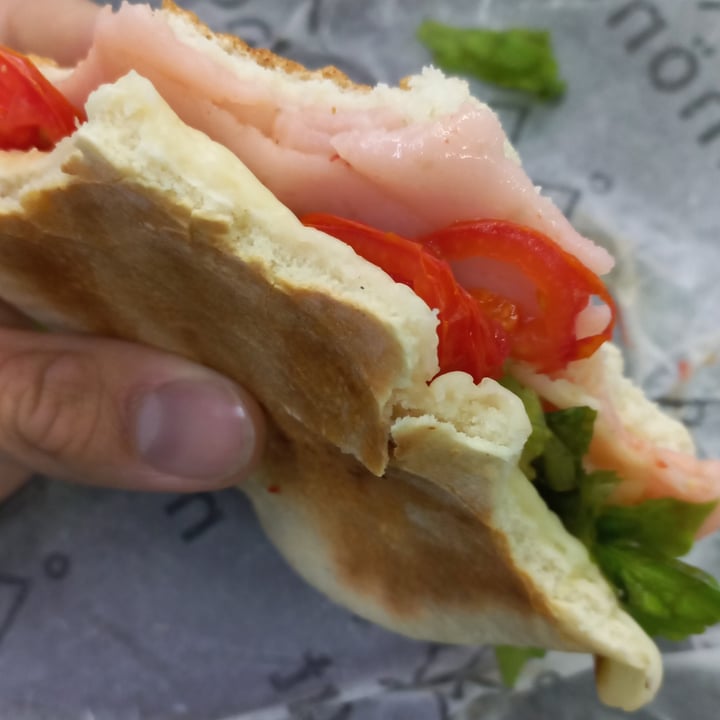 review photo of Mönt take away Tostado jyq completo shared by @lucasdg on 23 Aug 2022 - review