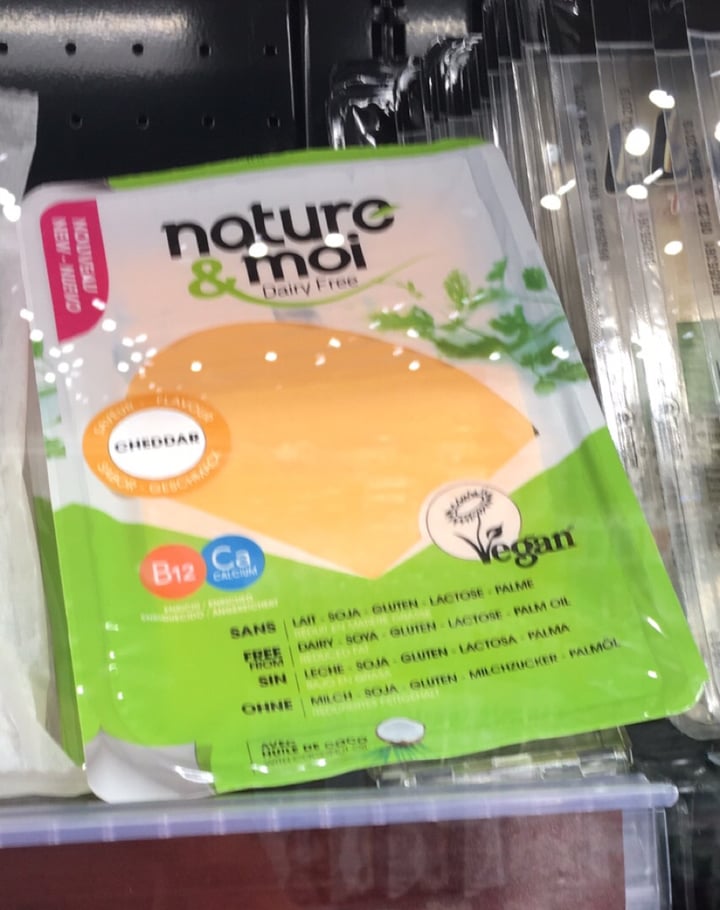 photo of Nature & Moi Cheddar Flavor Slices shared by @vegankevala on  24 Jul 2019 - review