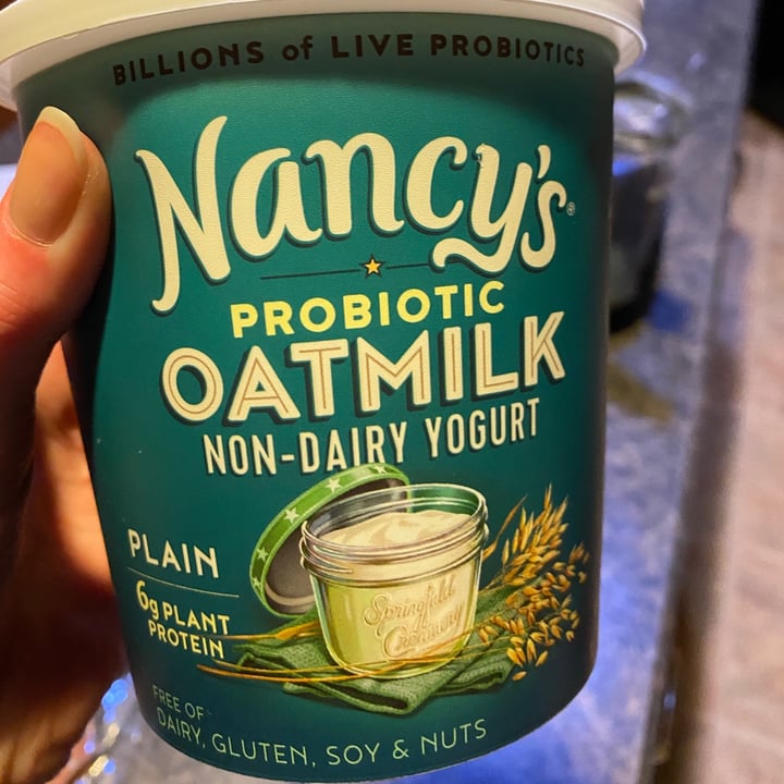 photo of Nancy's Yogurt Probiotic Oatmilk Non-Dairy Yogurt Plain shared by @livv on  02 Feb 2021 - review