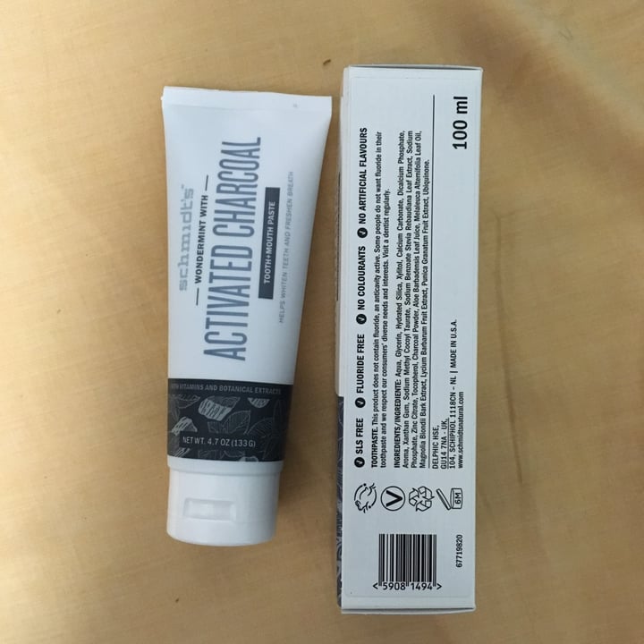 review photo of Schmidt's pasta de tienes carbón activo shared by @hijasdhekate on 03 Jul 2020 - review