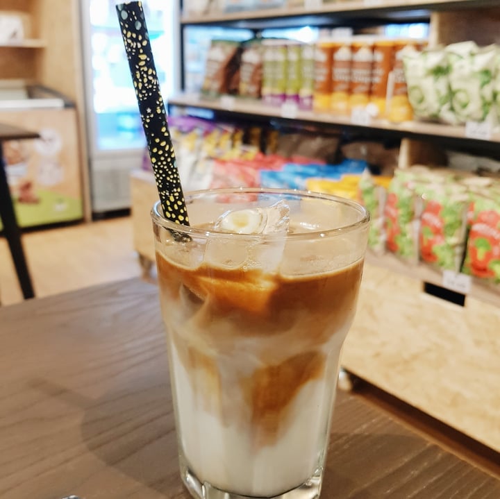 photo of Everyday Vegan Cafe Soy Latte shared by @byobottlesg on  10 Apr 2021 - review