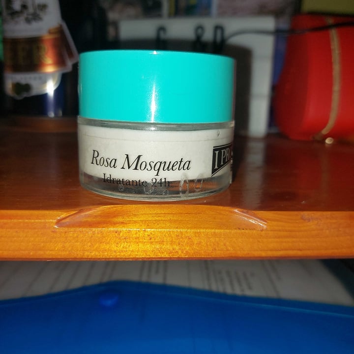 photo of Provenzali bio Crema viso rosa mosqueta shared by @davide060997 on  06 Oct 2022 - review