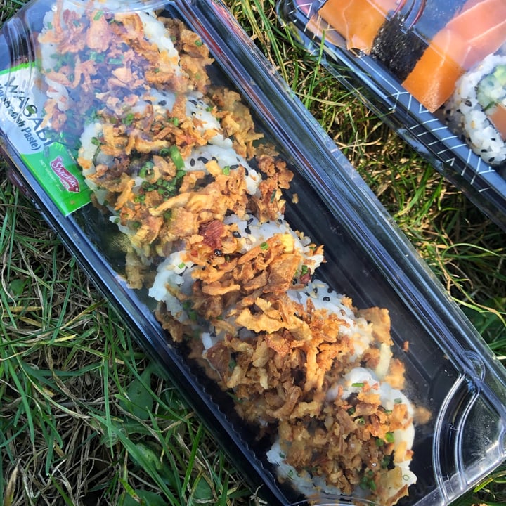 photo of Crazy Vegan Sushi Crunchy Vegan Roll shared by @rhiannondiamxnd on  02 Oct 2021 - review