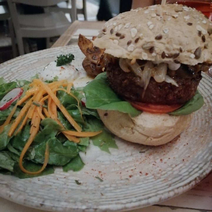 photo of L'Orto già Salsamentario - Vegan & raw food Beyond burger shared by @bettazara on  29 Aug 2020 - review