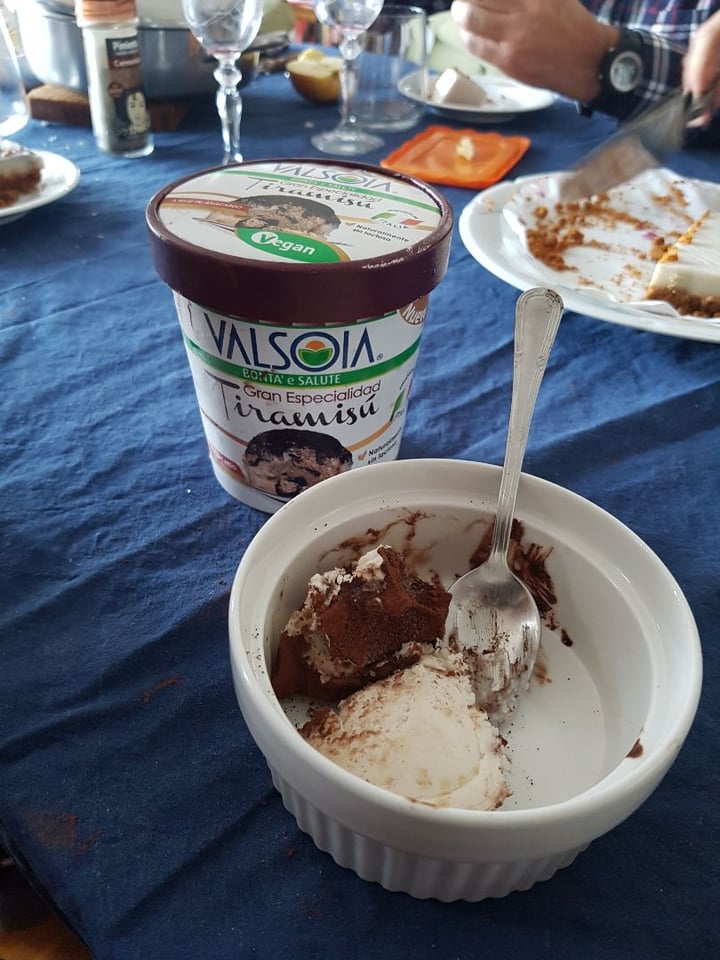 photo of Valsoia Tiramisú Flavour Gelato shared by @crislamar on  25 Dec 2019 - review